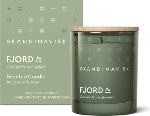 Ein Duftkerze und eine Box mit skandinavischem Design, Marke Skandinavisk, genannt Fjord, aus schwedischem Wachs, inspiriert von Gletschern.