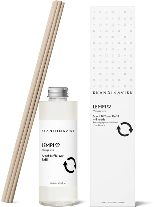 Ein Duftdiffusor-Nachfüllflasche mit Reed-Sticks und Verpackung, von der Marke Skandinavisk, namens Lempi.