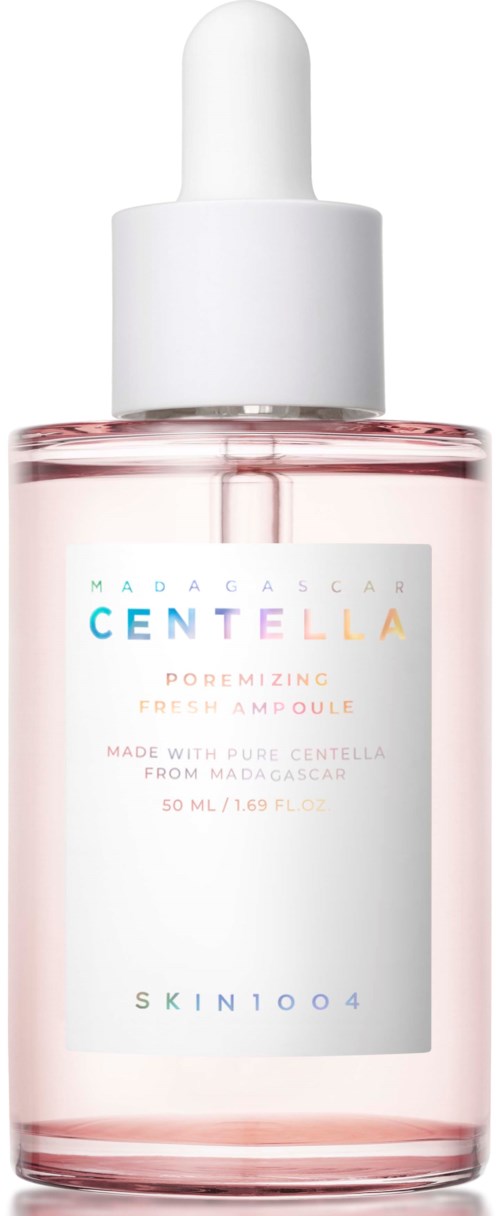 Eine klare rosa Tropfflasche mit weißem Deckel und Etikett, enthält Hautpflege-Serum namens Centella von Skin1004.