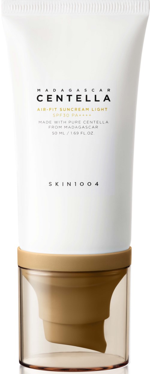 Eine weiße Tube mit beigem Deckel, beschriftet 'Madagascar Centella Air-It Suncream Light', mit schlichem schwarzen Text.