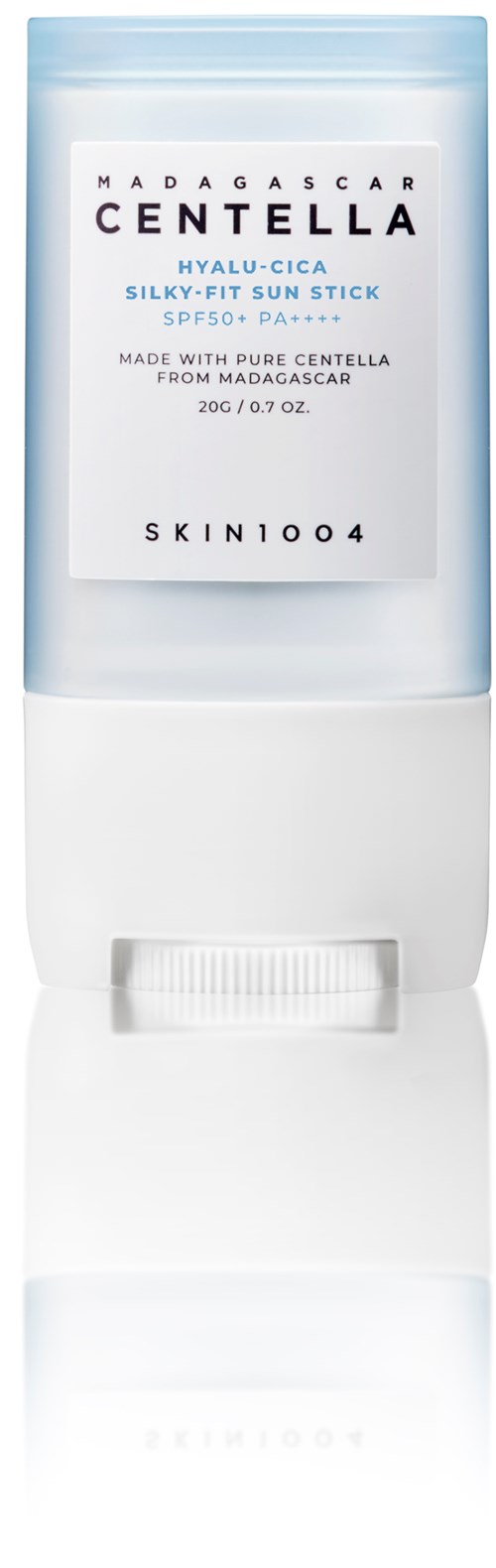 Eine weiße Flasche mit Etikett, enthält Madagascar Centella Hautpflegeprodukt. Es ist ein Sonnenschutzstick mit SPF 50.