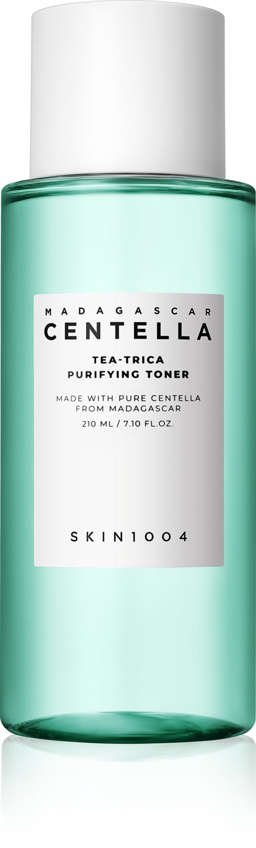 Eine grüne Flasche mit weißem Deckel, beschriftet 'Centella' und 'Reinigende Toner,' von Skin1004, hergestellt mit Madagaskar-Centella.