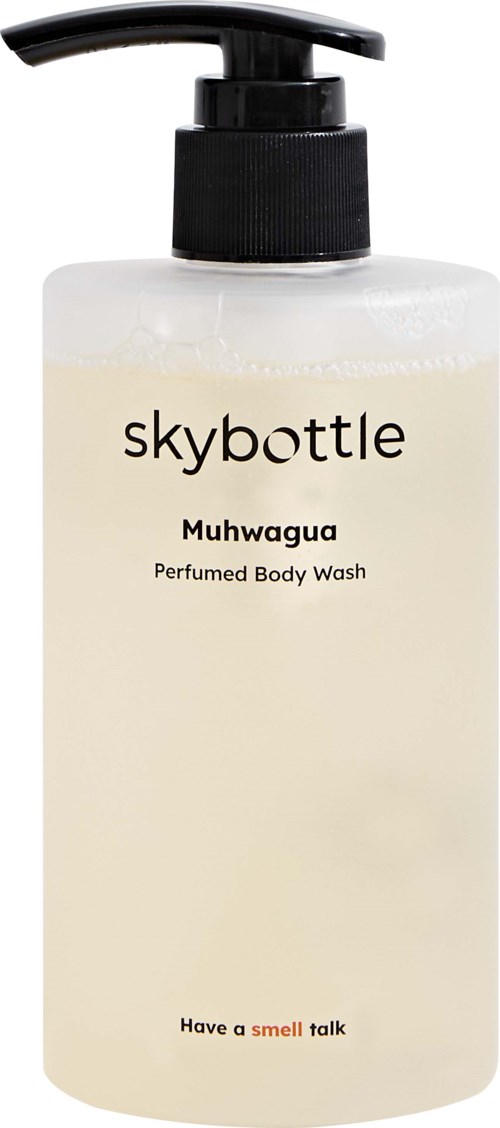 Valkoinen pullo, jossa musta suihkepää, ja teksti 'skybottle Muhwagua Perfumed Body Wash'.