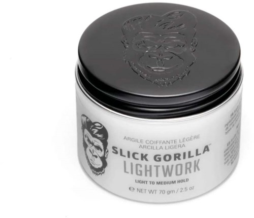 Container met Slick Gorilla Lightwork haarstylingproduct, zwarte deksel met gorillaprofiel-logo, witte label, 70g.