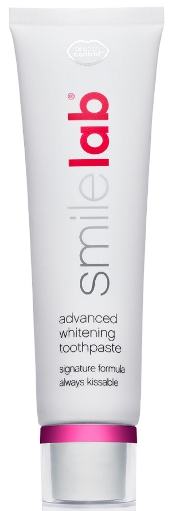 Vit tub med tandkräm, rosa och svart text, märkt "Smile Lab" och "advanced whitening".