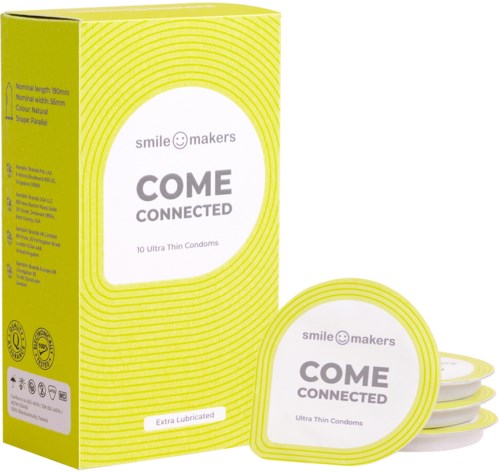 Eine gelbe Schachtel mit Bechern mit ultra-dünnen Kondomen, bezeichnet als 'Come Connected' von Smile Makers.