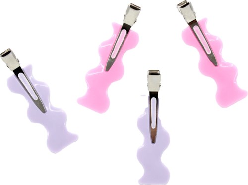 Fire hårklemmer er festet til lilla og rosa hårfarge splasher, arrangert i et mønster.