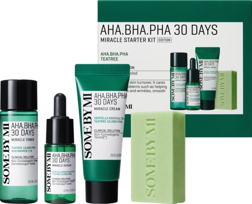 Een huidverzorgingsset met toner, serum, crème en zeep voor 30 dagen.