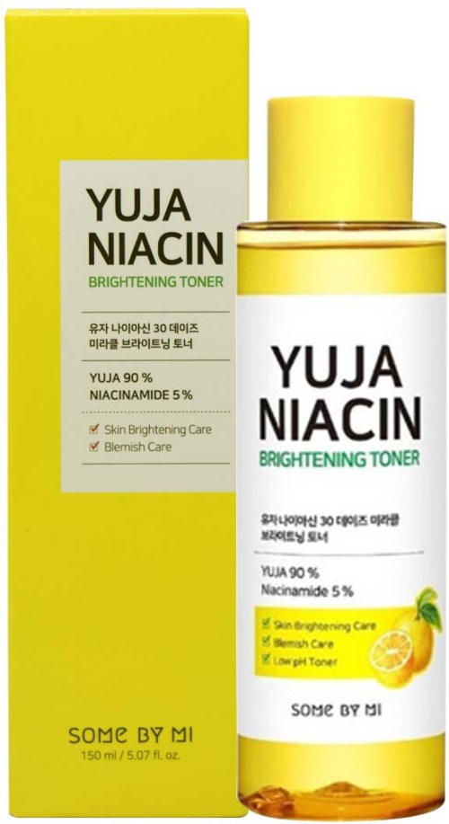 Een gele doos en een fles verhelderende toner met citroen. Het label zegt "Yuja Niacin Brightening Toner."