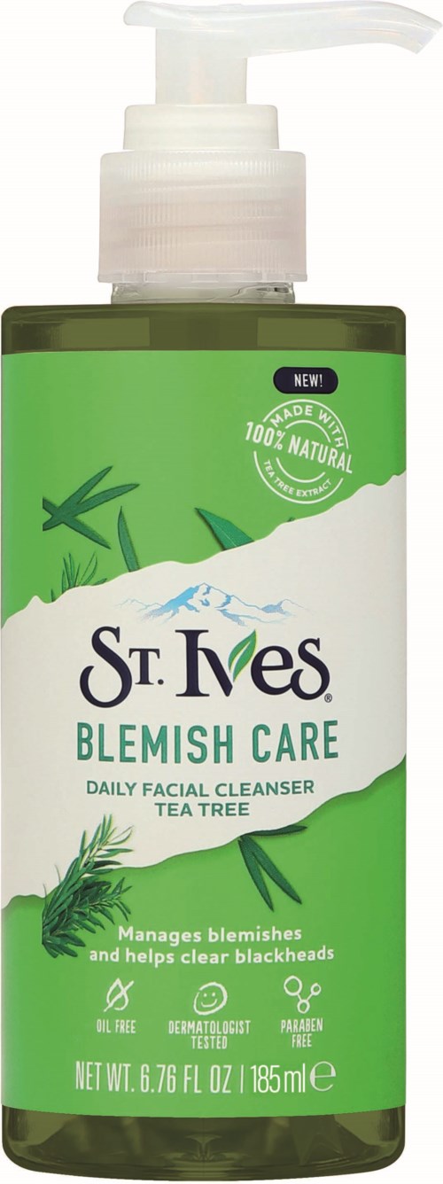 Een groene fles met pomp bevat St. Ives Blemish Care gezichtsreiniger met tea tree, voor onzuiverheden.