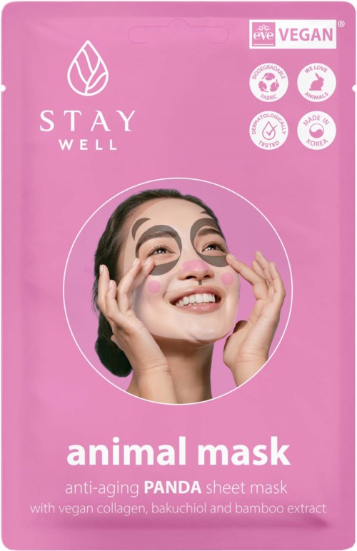 Rosa förpackning med en leende kvinna som använder en panda-ansiktsmask. Märken visar att den är vegan, cruelty-free, tillverkad i Korea och anti-aging.