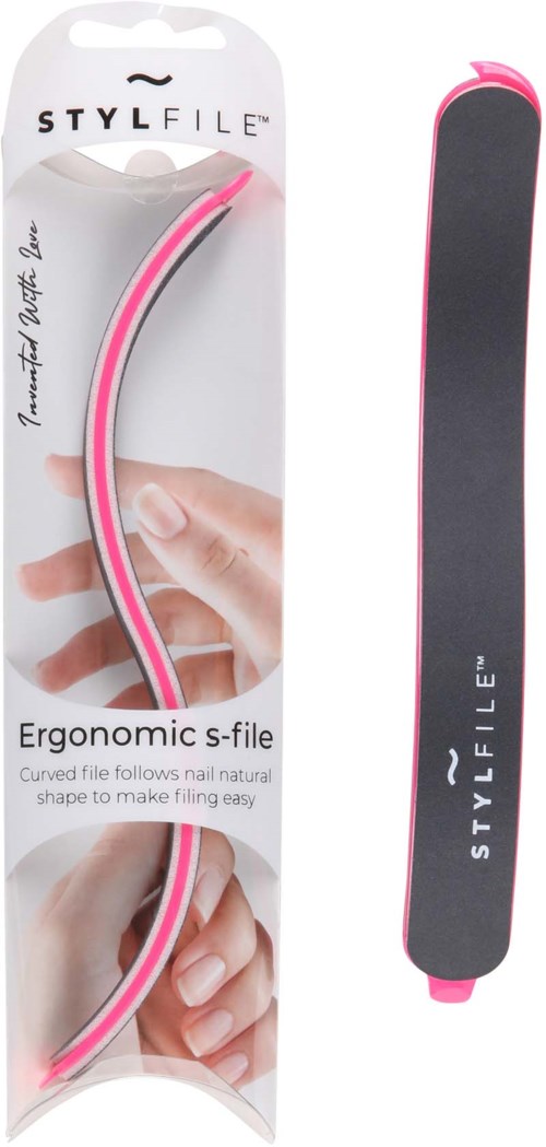 Een roze en zwarte nagelvijl genaamd Stylfile, gebogen voor eenvoudige nagelverzorging, getoond met verpakking en handgebruik.