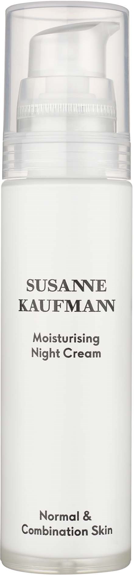 En vit flaska med genomskinlig pump, märkt 'Susanne Kaufman Moisturising Night Cream' för vanlig och kombinerad hud.