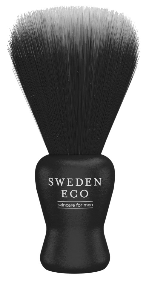 Een zwart scheerkwastje met dichte haren en een ronde handgreep met label Sweden Eco skincare for men.