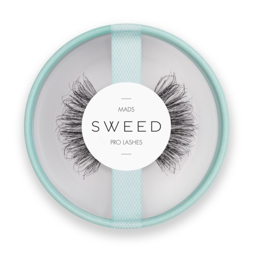 Rund box med ögonfransar inuti, etiketten säger 'MADS SWED PRO LASHES'.