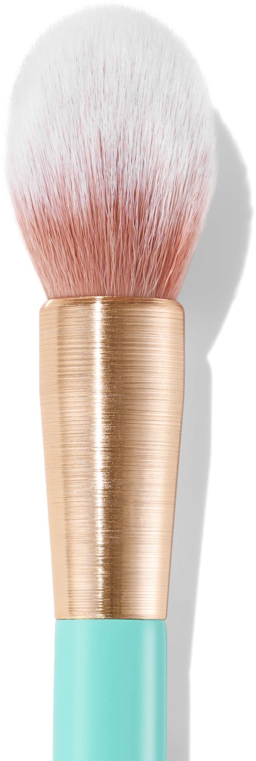 Een make-up kwast met roze en witte haren en een lichtblauwe handvat.