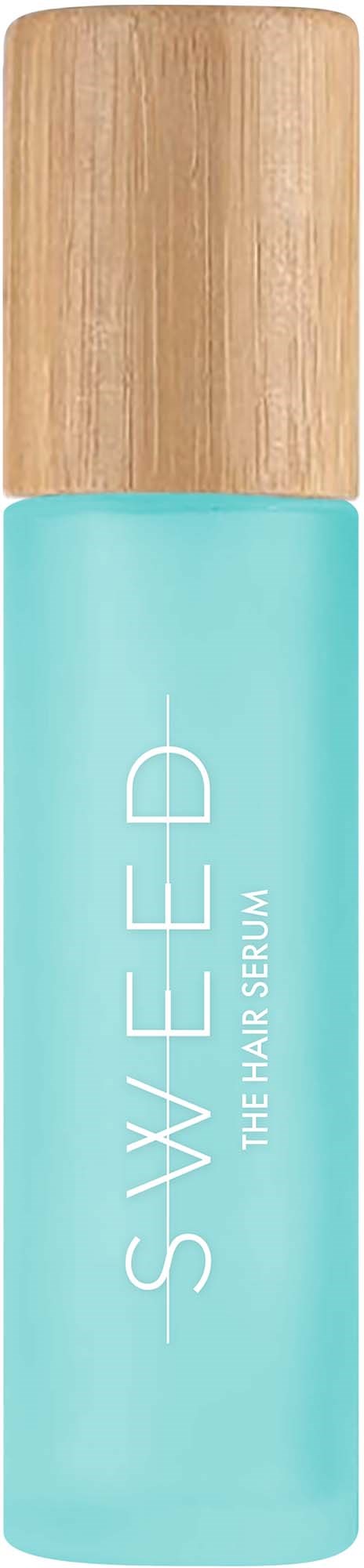 Kleine fles met houten dop bevat turquoise haarserum met 'Swayed' label voor haarverzorging.