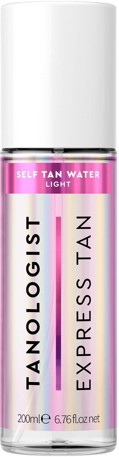 Butelka spray u góry z napisem 'TANOLIST' z 'EXPRESS TAN' i 'SELF TAN WATER LIGHT' na różowej i białej etykiecie.