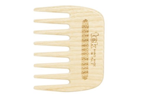 Ein Holzschneider mit gleichmäßig verteilten Zähnen und einem Markenlogo auf dem Griff.