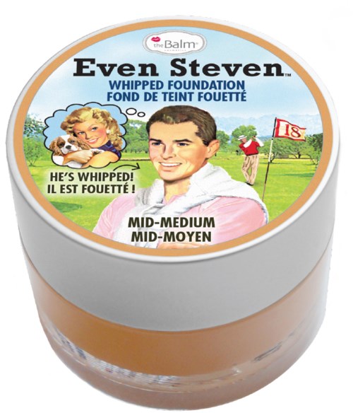 Ein Make-up-Produkt in einer runden Verpackung mit einer lustigen Zeichnung eines Mannes, einer Frau, eines Hundes und Golfelementen.
