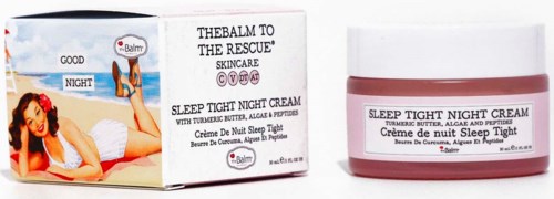 Een huidverzorgingsproduct genaamd "Sleep Tight Night Cream" in een klein potje, met een bijpassende doos met een ontspannen vrouw.