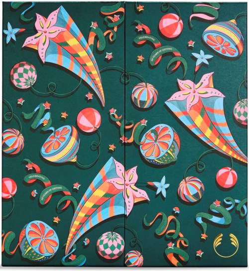 Färgglatt presentpapper med birthday-tema, musikinstrument, ballonger och banderoller på mörk bakgrund.