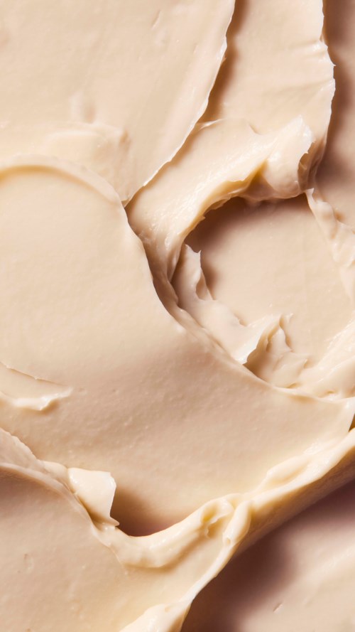 Cremige Butter mit glatter Textur und weichem Aussehen.