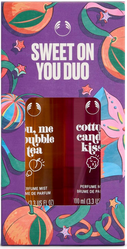 Värikkäitä laatikko, jossa lukee Sweet on You Duo ja sisältä punainen hajuvesimisti, koristeltu tähdillä ja abstrakteilla muodoilla.