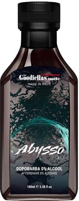 Een fles met donkere vloeistof genaamd Abyssso, zonder alcohol, gemaakt in Italië, kleine maat, met een boom en maan op het label.