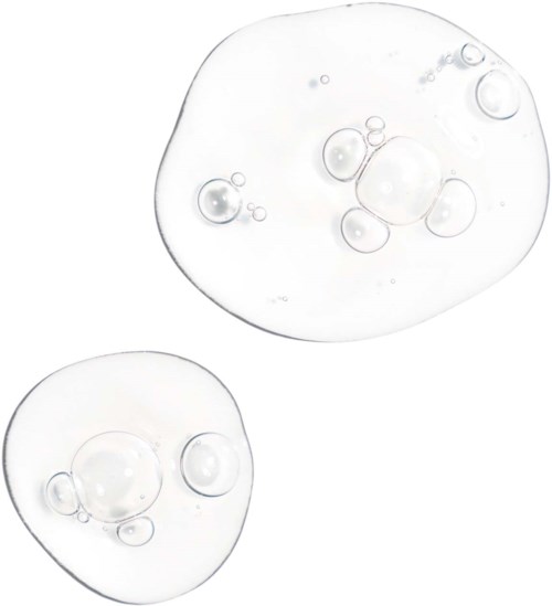 Twee heldere, ronde zeepbellen met kleine luchtbellen binnenin, zwevend tegen een witte achtergrond.