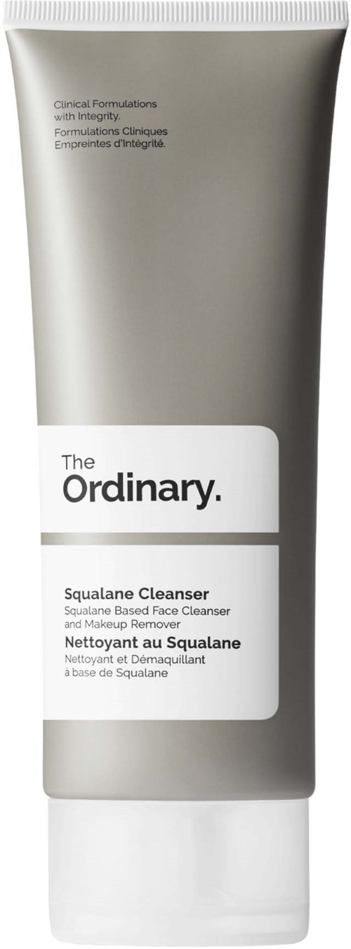 Een grijze en witte tube met de tekst 'The Ordinary Squalane Cleanser' en een eenvoudig ontwerp.