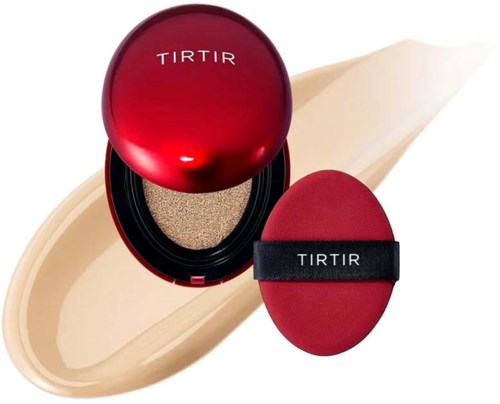 Een rood compact make-upproduct met een spons en een eivormige blending-spons, met 'TIRTIR' erop.