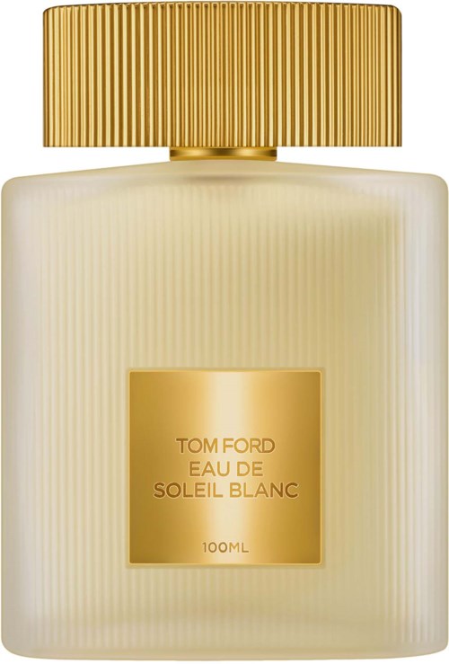 Ein Parfümflasche mit cremefarbenem Körper, goldener Kappe und einem goldenen Etikett mit der Aufschrift Tom Ford Eau de Soleil Blanc.