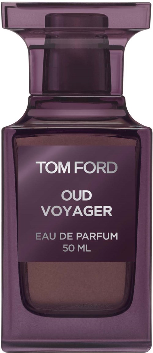 En mörklila parfymflaska med en rektangulär form och matchande kork, märkt Tom Ford Oud Voyager Eau de Parfum.