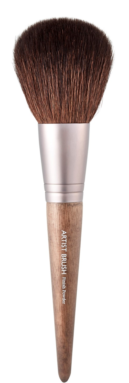Ein Make-up-Pinsel mit braunen Borsten, einem silbernen Metallgriff und der Aufschrift "Artist Brush".