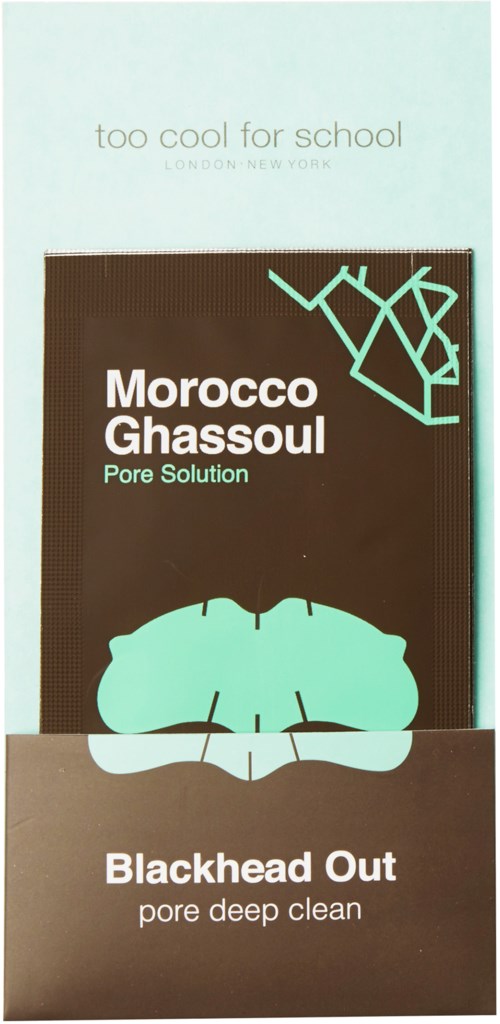 Ein Paket mit einer Gesichtsmaske für tiefe Porenreinigung, benannt Morocco Ghassoul und Blackhead Out. Es ist von Too Cool for School.