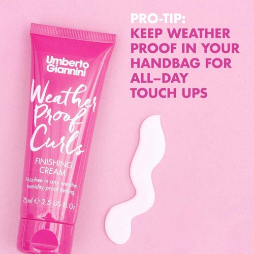 Ruusutölkki Weather Proof Curls -tuotetta ja neuvoja pitää sitä laukussa koko päivän korjauksia varten.