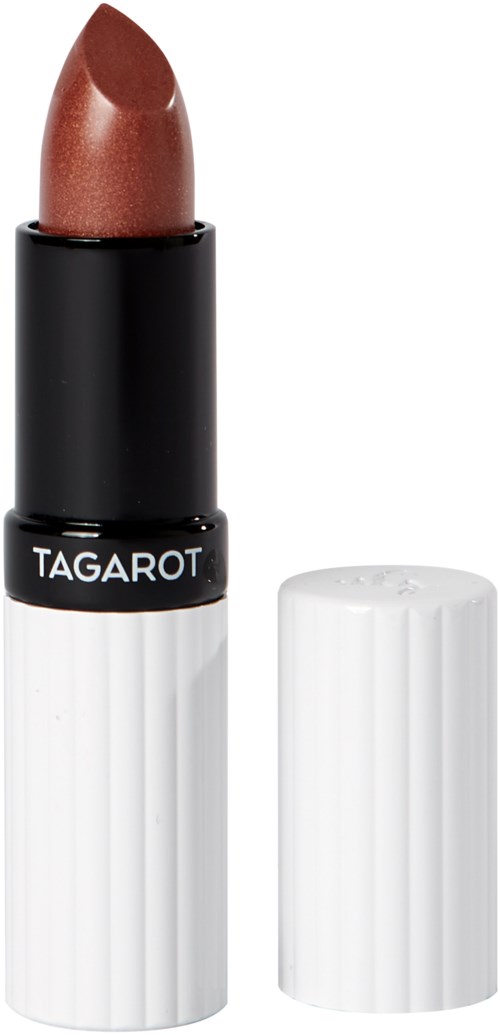 Ein Lippenstift in Braun, in einer weißen und schwarzen Hülse mit der Aufschrift 'TAGAROT'.