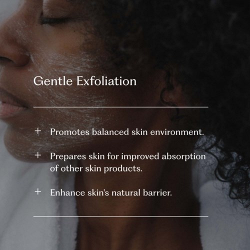 Tekst over milde exfoliatie en de voordelen voor de huid, inclusief het in balans brengen, voorbereiden en verbeteren van de huid.