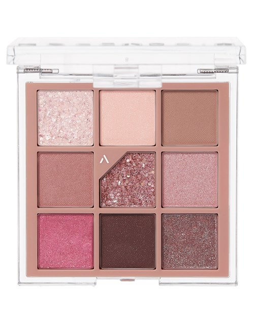 Eine rosa Lidschatten-Palette mit neun verschiedenen Tönen, inklusive schimmernd und matt, in einer transparenten Hülle.