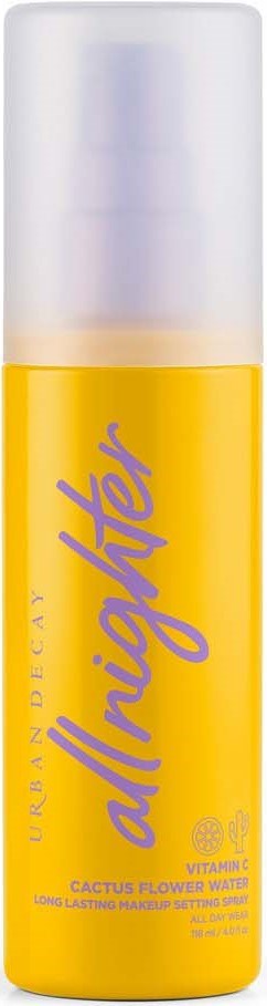 Een gele fles met paarse tekst die zegt 'allnight' en vitamine C en cactusbloesemwater noemt.