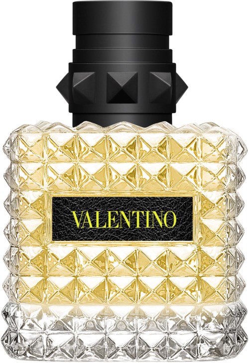 En parfyllfva med svart lock, fyrkantig texturerad glas och gul vätska inuti, märkt Valentino.