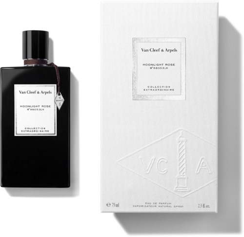 Ein Parfümflasche und eine Schachtel für Van Cleef & Arpels Moonlight Rose. Die Flasche ist schwarz mit Etikett. Die Schachtel ist weiß.