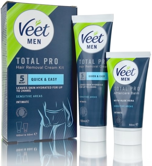 Ein Haarentfernungsset beinhaltet eine Schachtel, Creme- und Balsam-Röhre, alle mit Vegt Men gekennzeichnet, für empfindliche Haut.