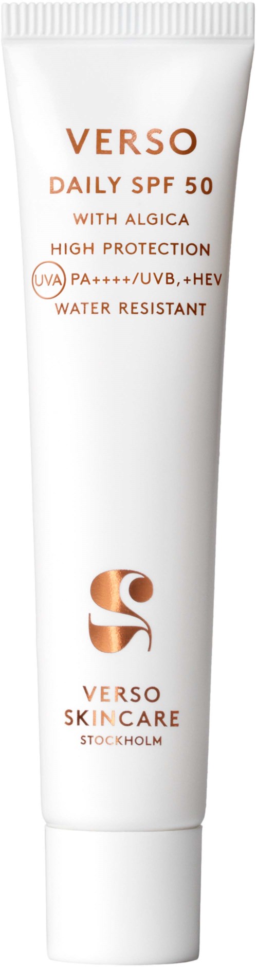 Witte tube zonnebrandcrème met oranje tekst, merk Verso, SPF 50, waterbestendig.