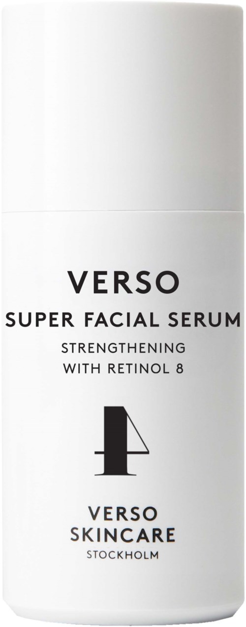 Een witte fles met de tekst 'Verso Super Facial Serum' in zwart, versterkend met Retinol 8.
