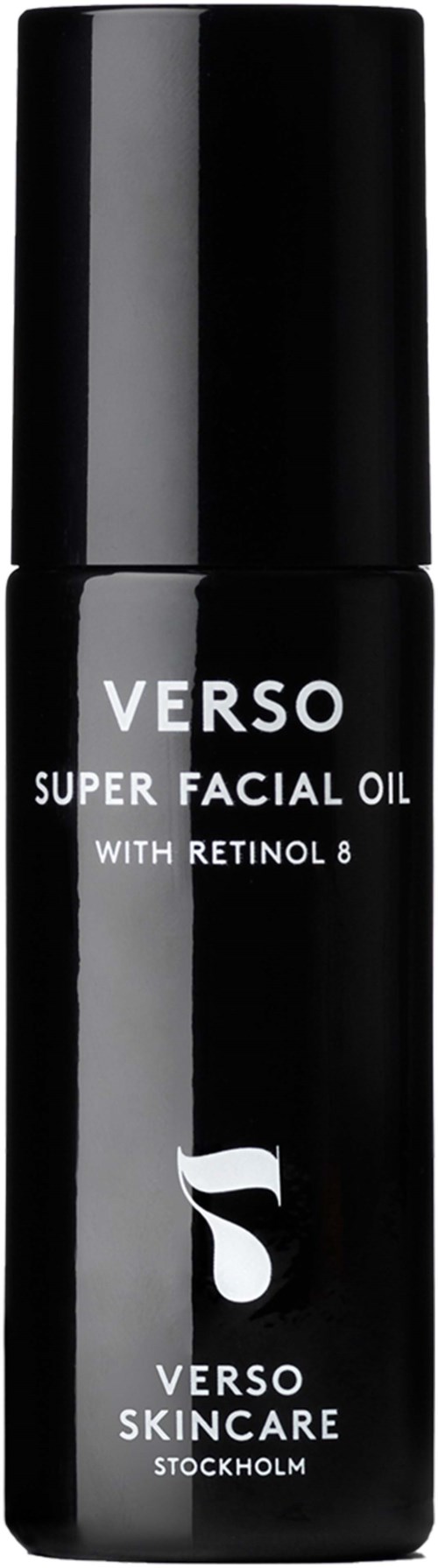En svart flaska märkt Verso Super Facial Oil med Retinol 8, från Verso Skincare, Stockholm.