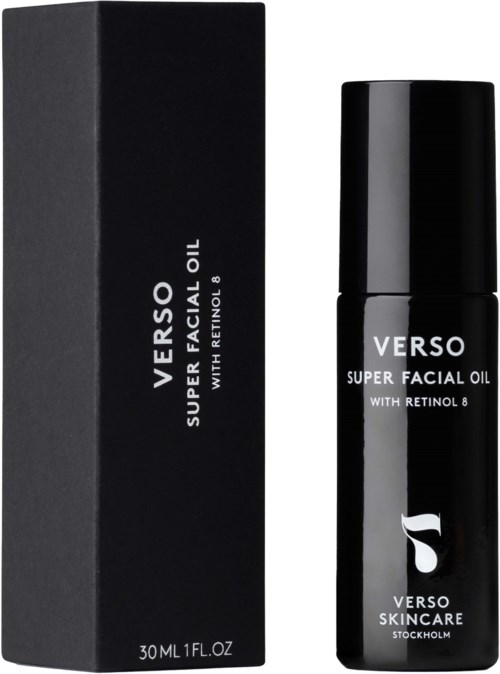 En svart flaska och förpackning för Verso Super Facial Oil med Retinol 8 från Stockholm hudvårdsmärket.