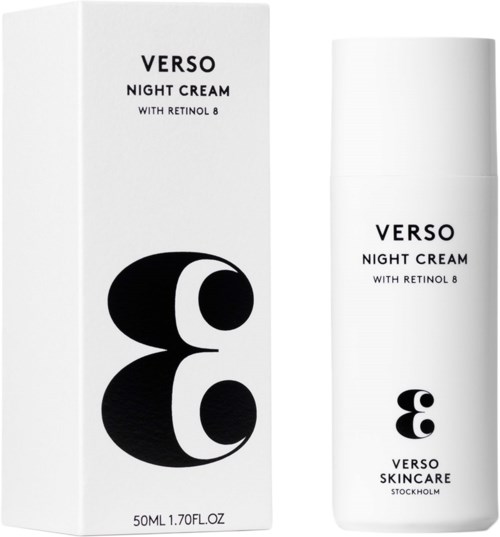 Witte doos en flesje van Verso nachtcrème met Retinol 8. De doos heeft zwarte tekst en een groot zwart-wit logo.