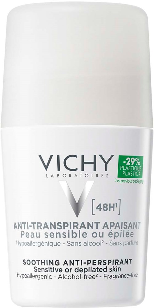 Eine weiße Flasche Vichy Deodorant mit grünem Etikett, zeigt 29 % weniger Plastik.